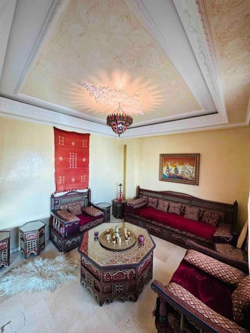 Luxueux Appartement Centre Et Plage & Wifi ! Tanger Luaran gambar