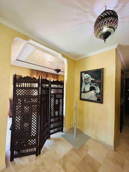 Luxueux Appartement Centre Et Plage & Wifi ! Tanger Luaran gambar