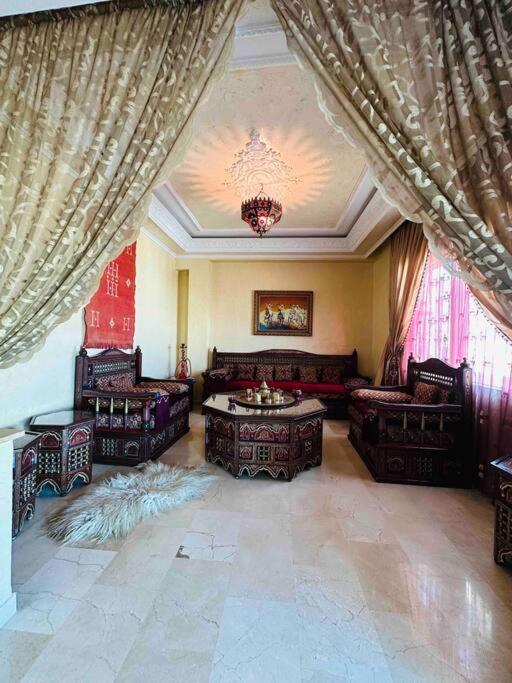 Luxueux Appartement Centre Et Plage & Wifi ! Tanger Luaran gambar