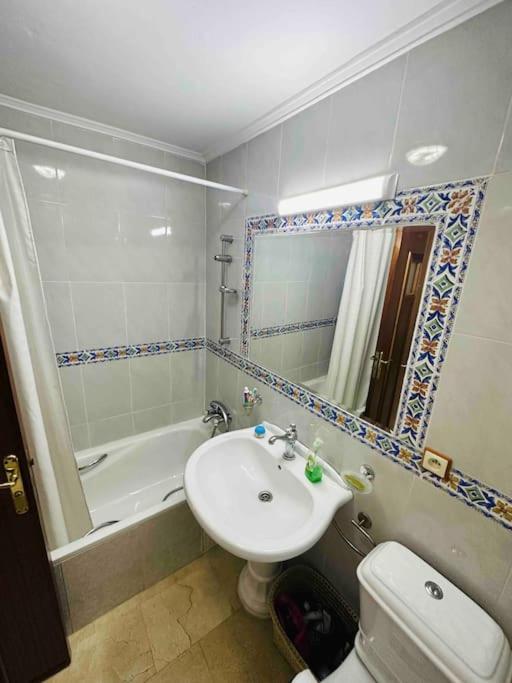 Luxueux Appartement Centre Et Plage & Wifi ! Tanger Luaran gambar